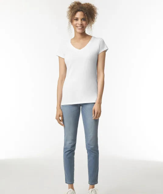 GI64V00L - Softstyle® Fitted Ladies' V-neck T-shirt White