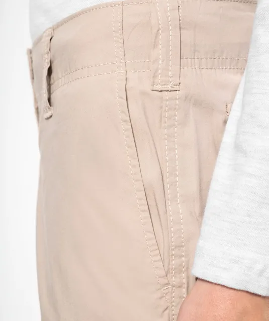 K756 - Lichte damesbermuda met diverse zakken Beige
