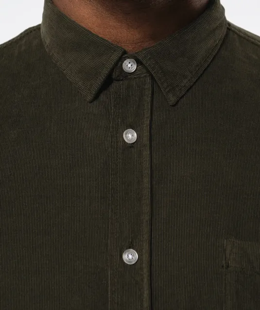 K599 - Heren overhemd met lange mouwen in ribfluweel Washed Brandy