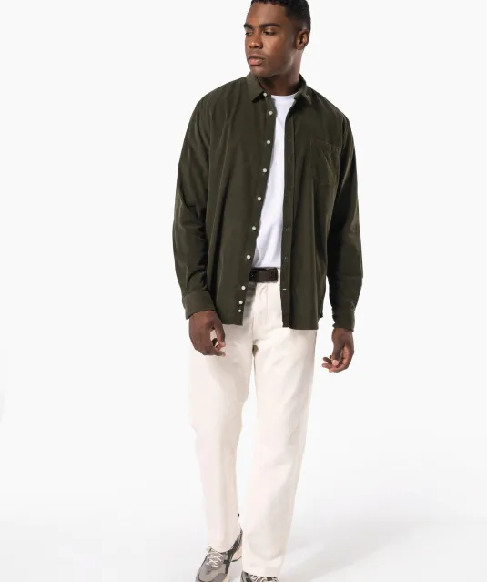 K599 - Heren overhemd met lange mouwen in ribfluweel Washed Brandy