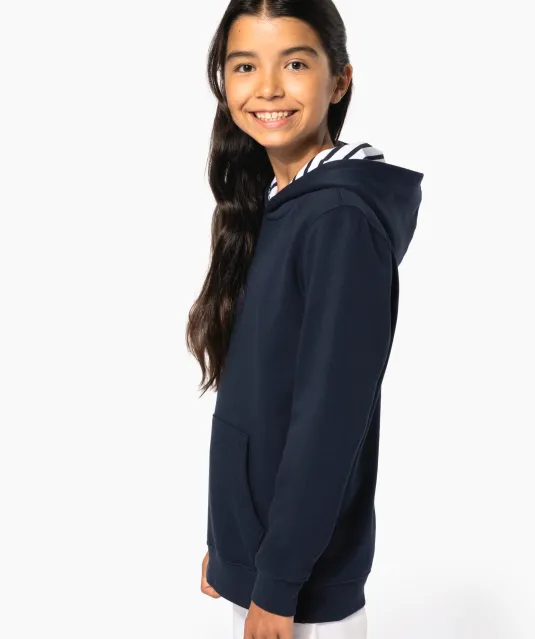 K4014 - Sweater met contrasterende capuchon met motief Black / Skate Graffiti