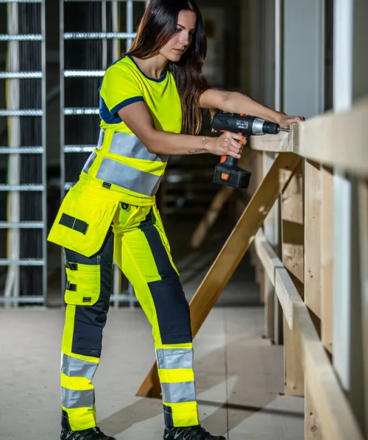 6519 SIGNALISATIE BROEK MET KNIEZAKKEN EN SPIJKERKZAKKEN EN ISO 20471 KLASSE 2 DAMES Geel